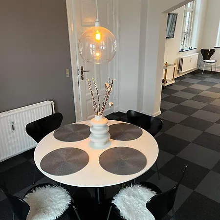 Tønders Bedste Udsigt Et Stue Spisestue Køkken Badeværelse *